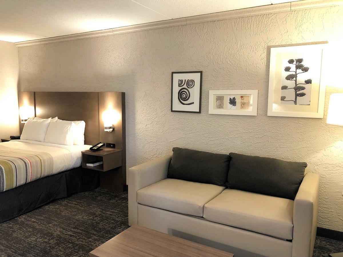 Country & By Radisson, Mt Pleasant-racine West, Wi